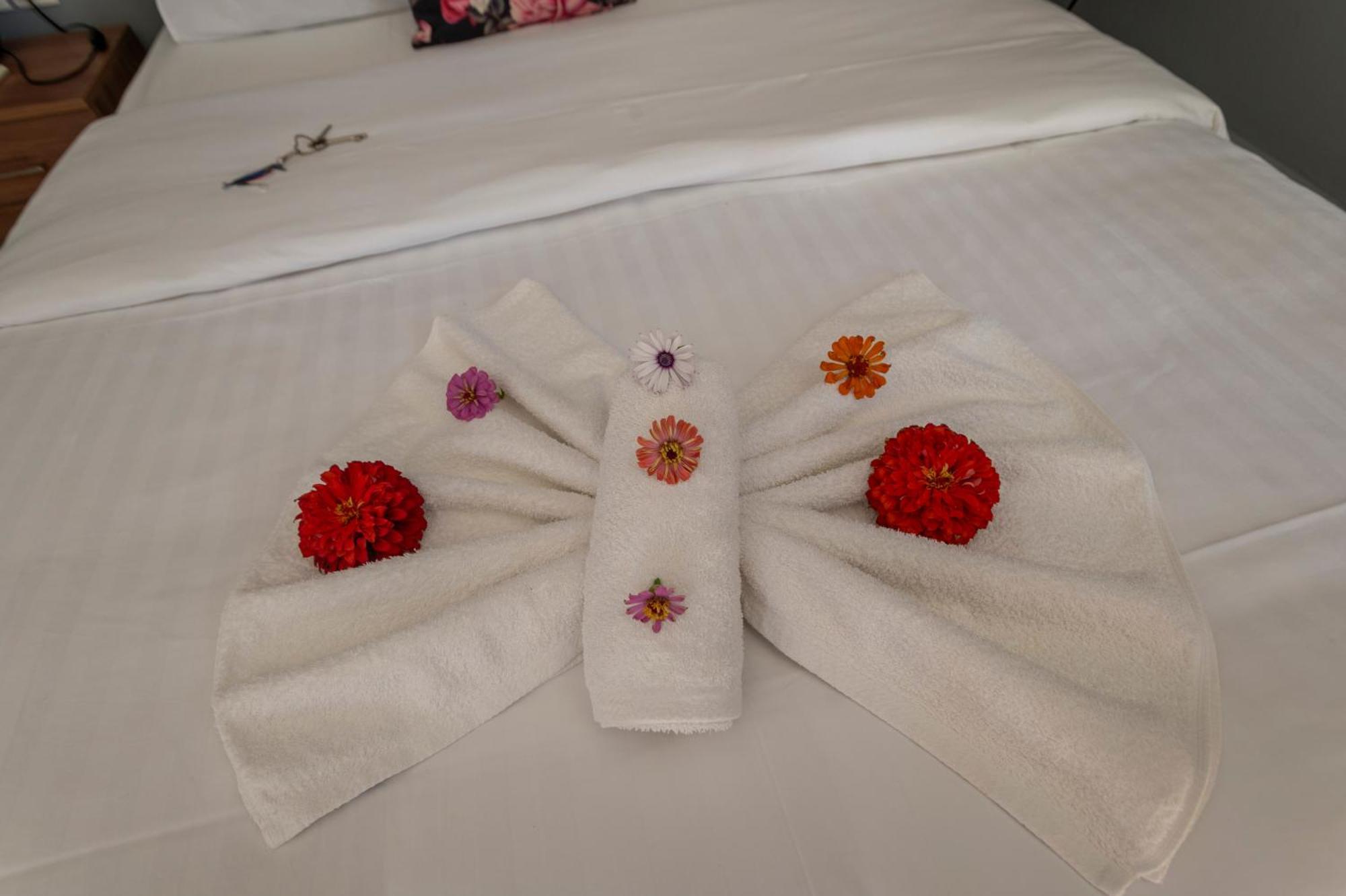 La Vatura Hotel เกียโลวา ภายนอก รูปภาพ